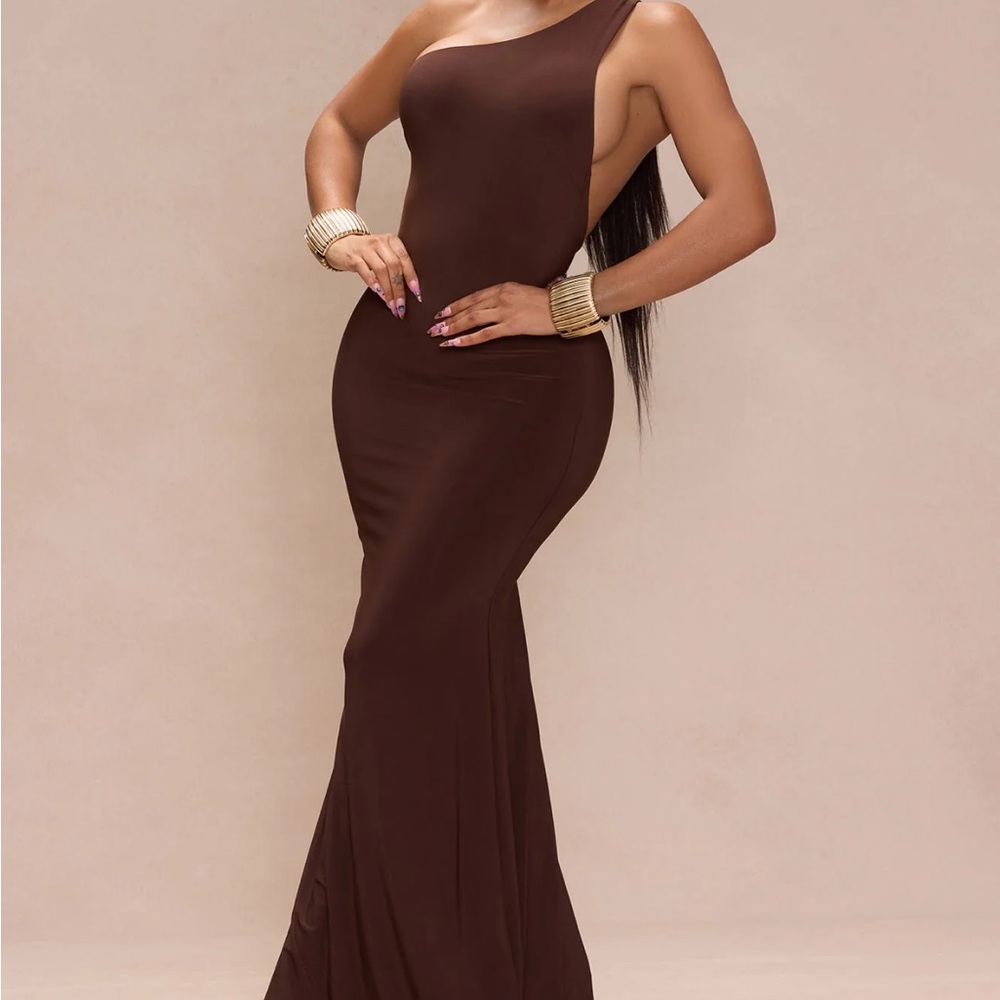 Brown long sculpted dress
